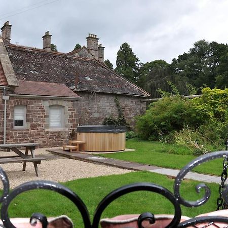 Cecile'S Cottage At Cefn Tilla Court, Usk Bagian luar foto