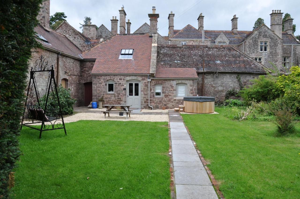 Cecile'S Cottage At Cefn Tilla Court, Usk Bagian luar foto